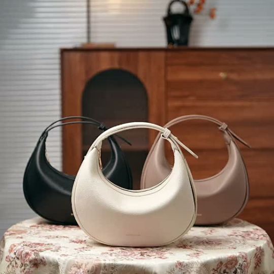 Soft Curve Classic Bag