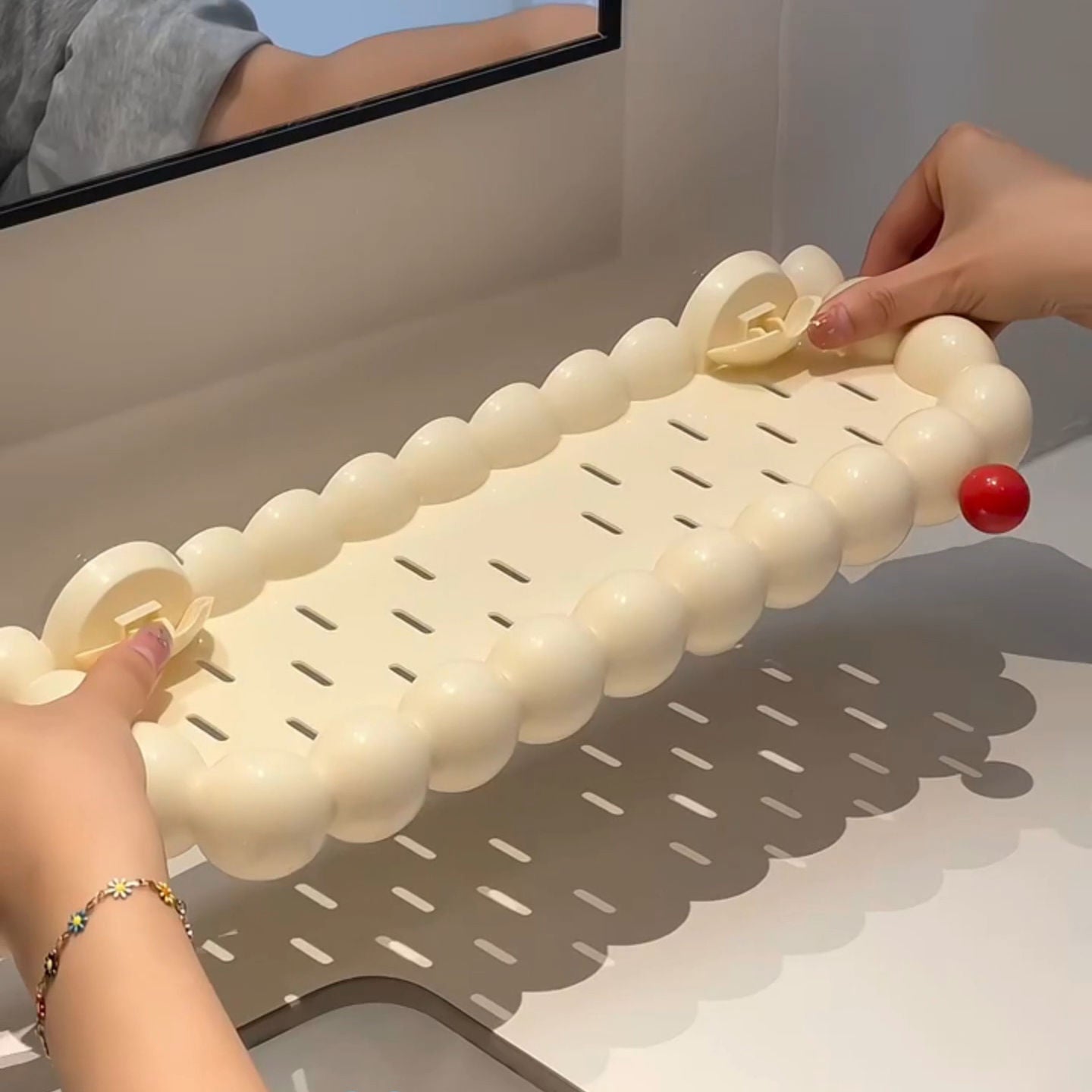 Wall-Mounted storage Rack