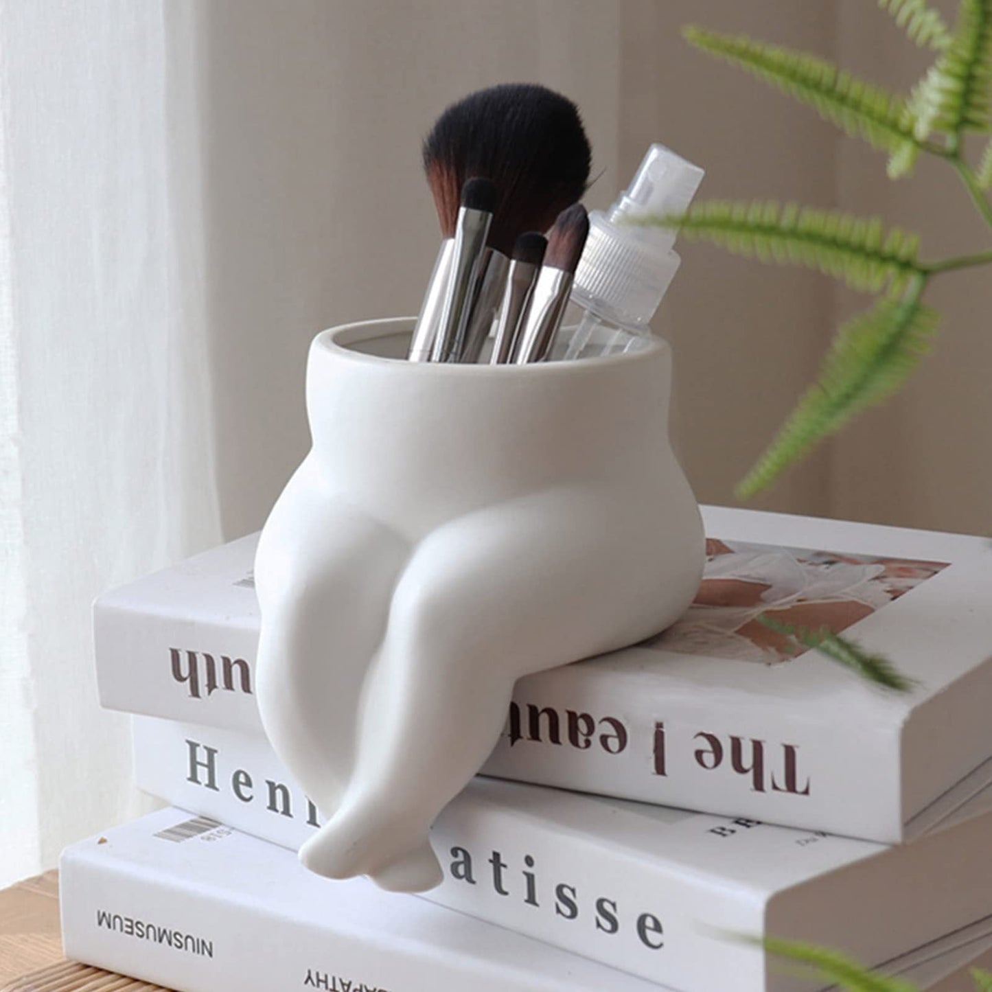 Leg Dangler Ceramic Pot