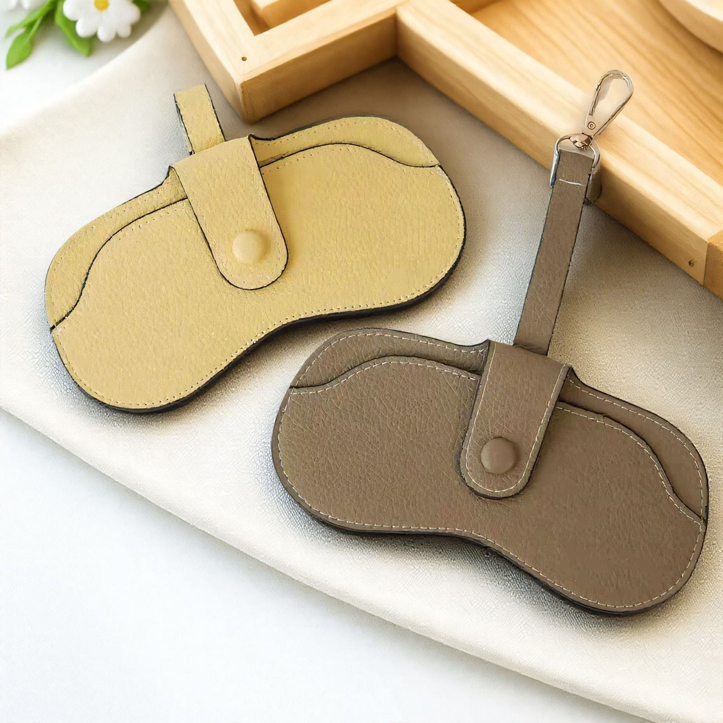 Portable Leather Sunglasses Holder
