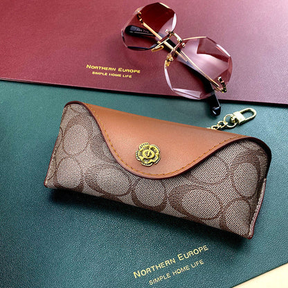 Portable eyeglass case