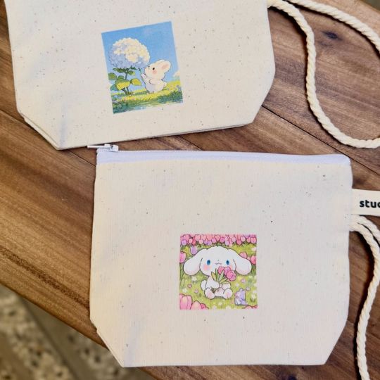 Minimal Canvas Zipper Pouch
